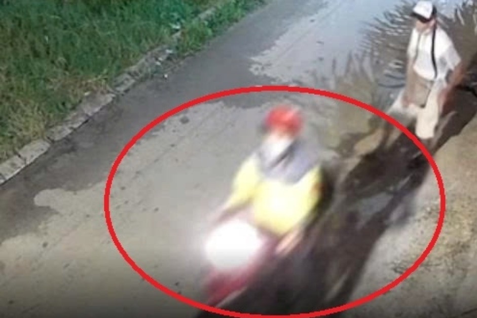 Bản tin chiều 21/7: Người tàn tật bất lực nhìn thanh niên giật vé số trên tay