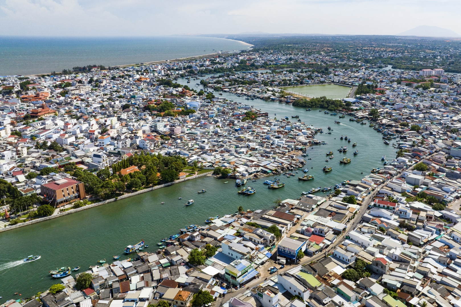 Chính phủ yêu cầu xác định chính xác diện tích xã, phường mới trước ngày 30/9