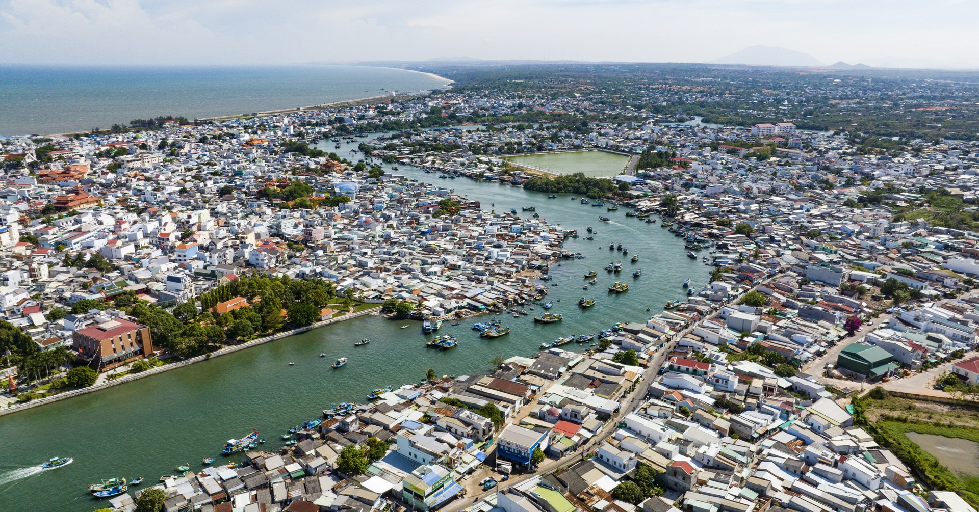 Chính phủ yêu cầu xác định chính xác diện tích xã, phường mới trước ngày 30/9