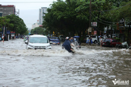 Ảnh hưởng bão số 3 gây mưa lớn, Hà Nội có thể ngập sâu nhiều phố nội thành