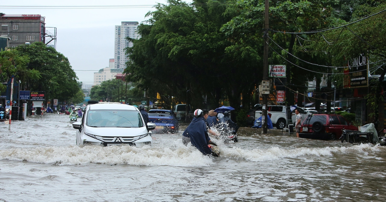 Ảnh hưởng bão số 3 gây mưa lớn, Hà Nội có thể ngập sâu nhiều phố nội thành
