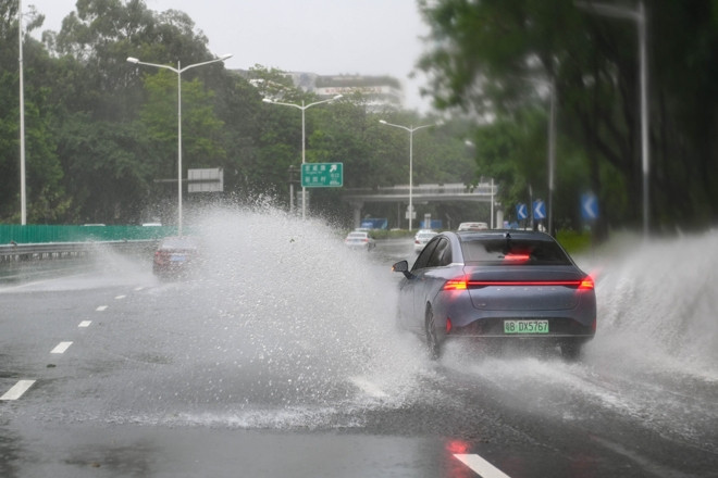 Bão Wipha suy yếu, tỉnh Quảng Đông của Trung Quốc hạ mức ứng phó khẩn cấp