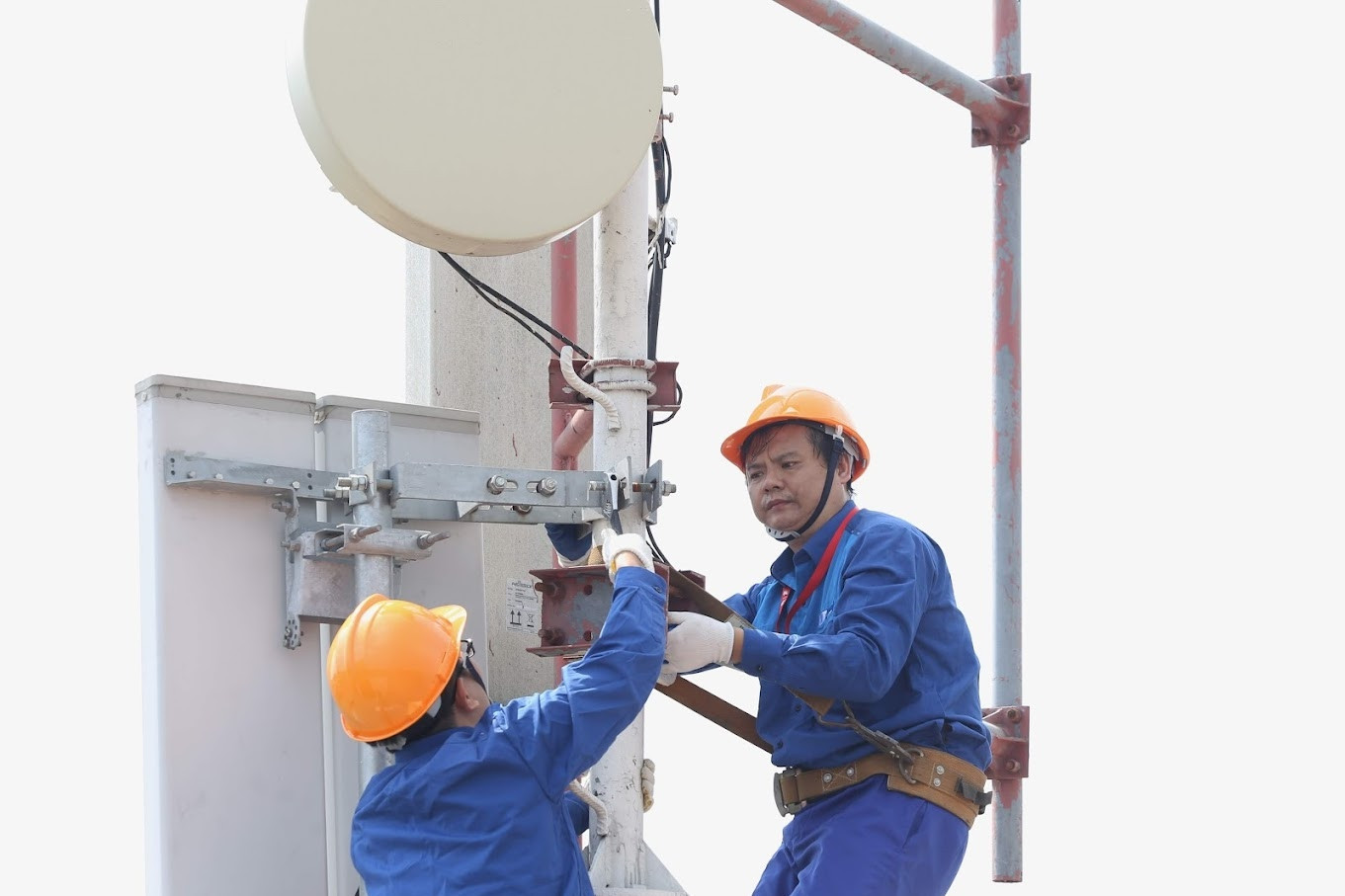 Đấu giá lại băng tần “kim cương” 700 MHz, cơ hội dành cho nhà mạng nào?