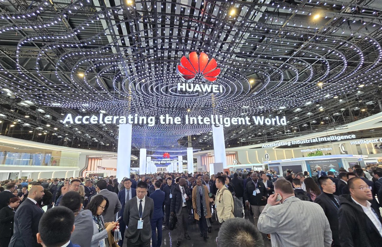 Huawei: Từ bầm dập vì Mỹ đến thủ lĩnh ‘ba đầu, sáu tay’ của Trung Quốc