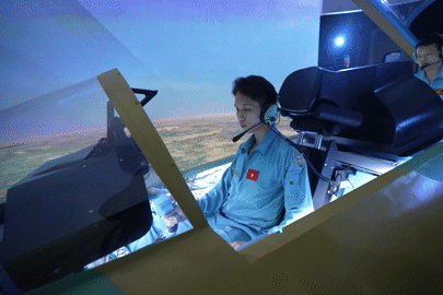 Khám phá buồng tập lái tiêm kích Su-30MK2 'made in Vietnam' siêu hiện đại