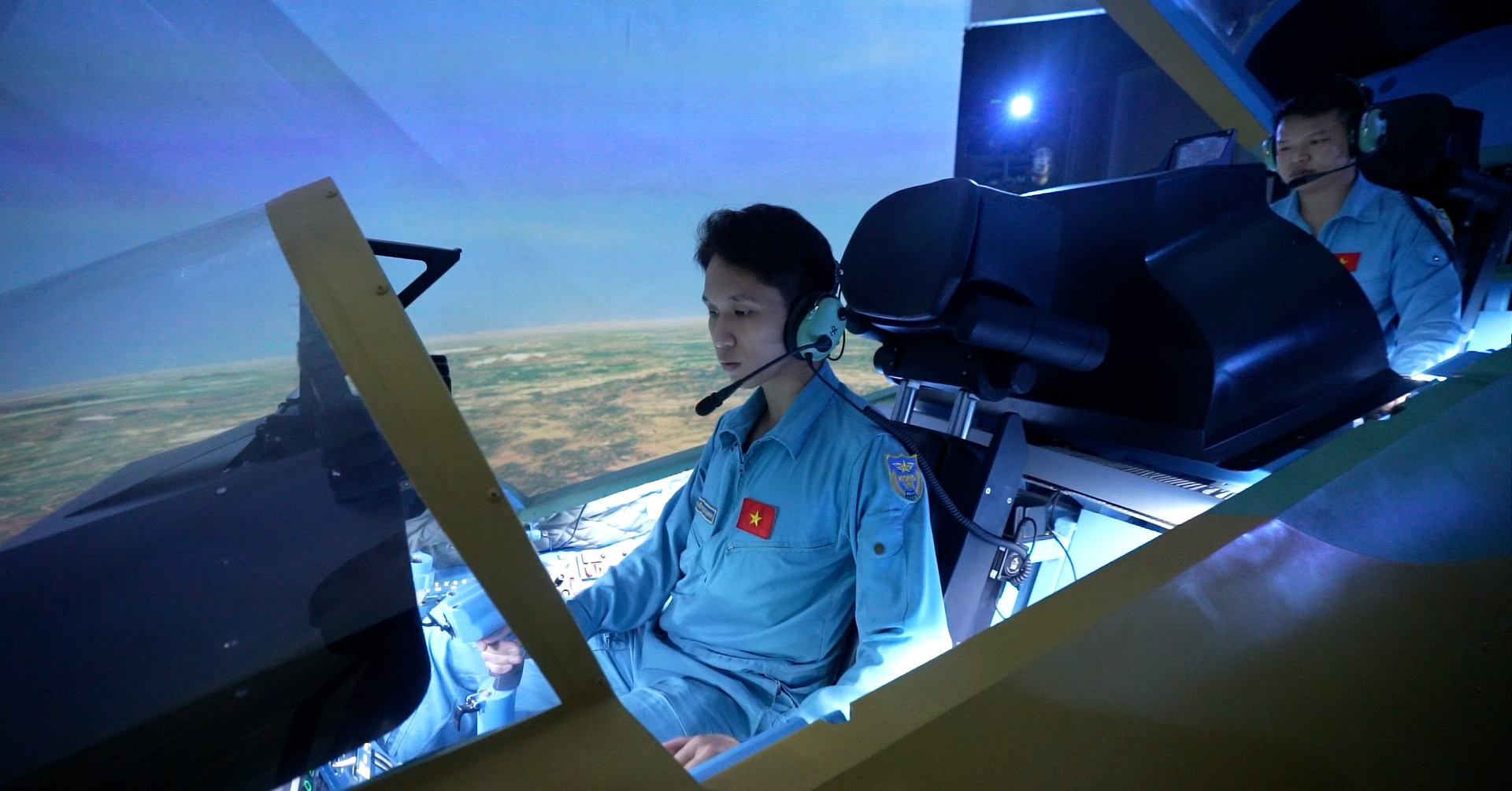 Khám phá buồng tập lái tiêm kích Su-30MK2 &amp;apos;made in Vietnam&amp;apos; siêu hiện đại