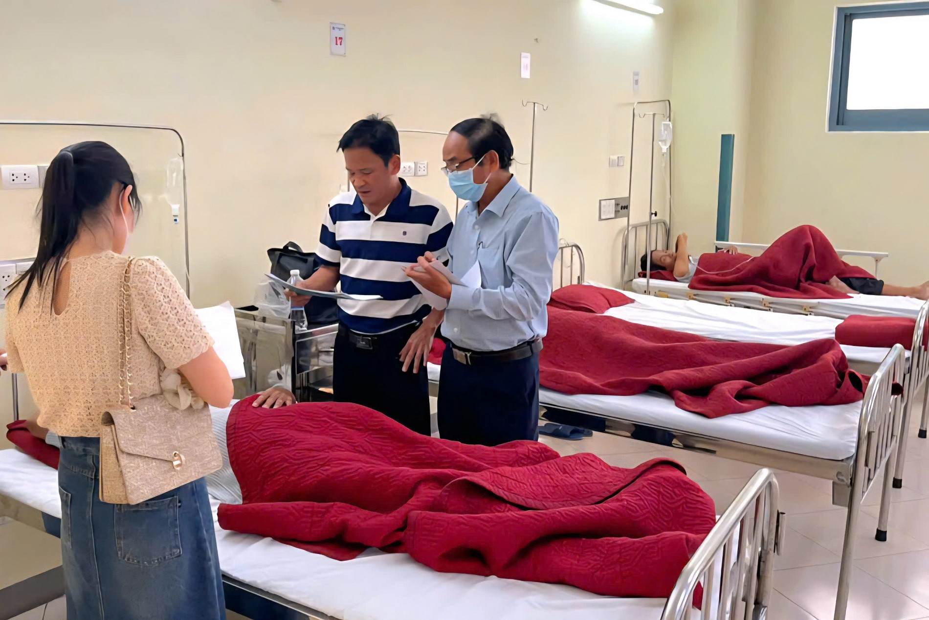 khan truong lam ro nguyen nhan vu nhieu nguoi nhap vien sau khi an gio o hue 1753058066426320575431.jpg