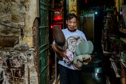 Nghìn dân Ninh Bình gấp rút di dời khỏi chung cư xuống cấp trước bão số 3