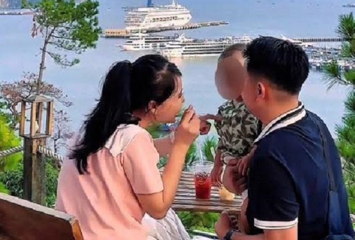 Ngủ quên, gia đình trẻ thoát chết trong vụ lật tàu trên vịnh Hạ Long