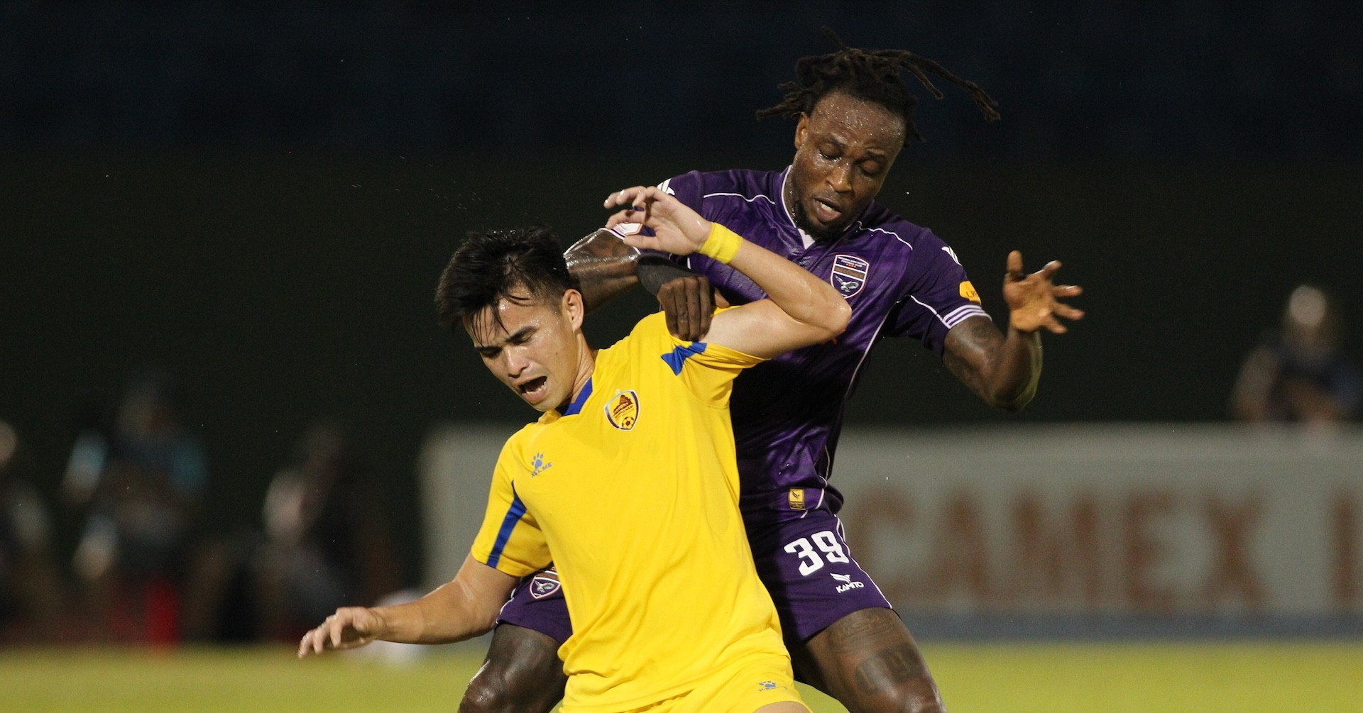 Quảng Nam rút khỏi V-League, đội của Công Phượng sáng cửa lên thay