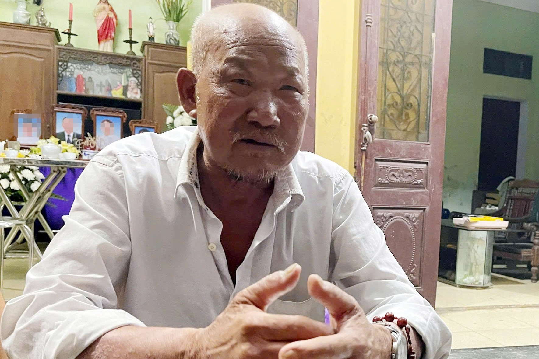 Tang thương bao trùm làng quê sau vụ lật tàu ở vịnh Hạ Long: 'Tôi mất tất cả rồi'