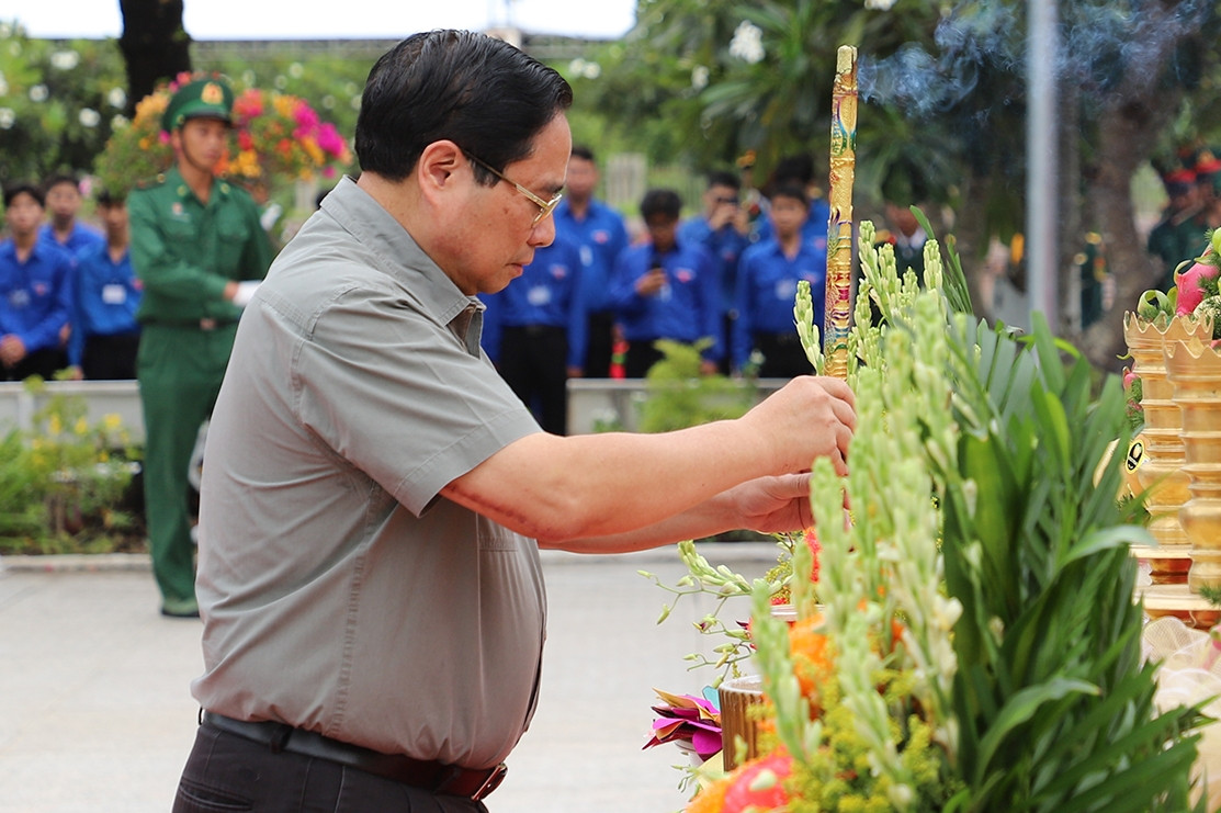 Thủ tướng: Không liệt sĩ nào bị lãng quên, không gia đình nào phải chờ trong vô vọng