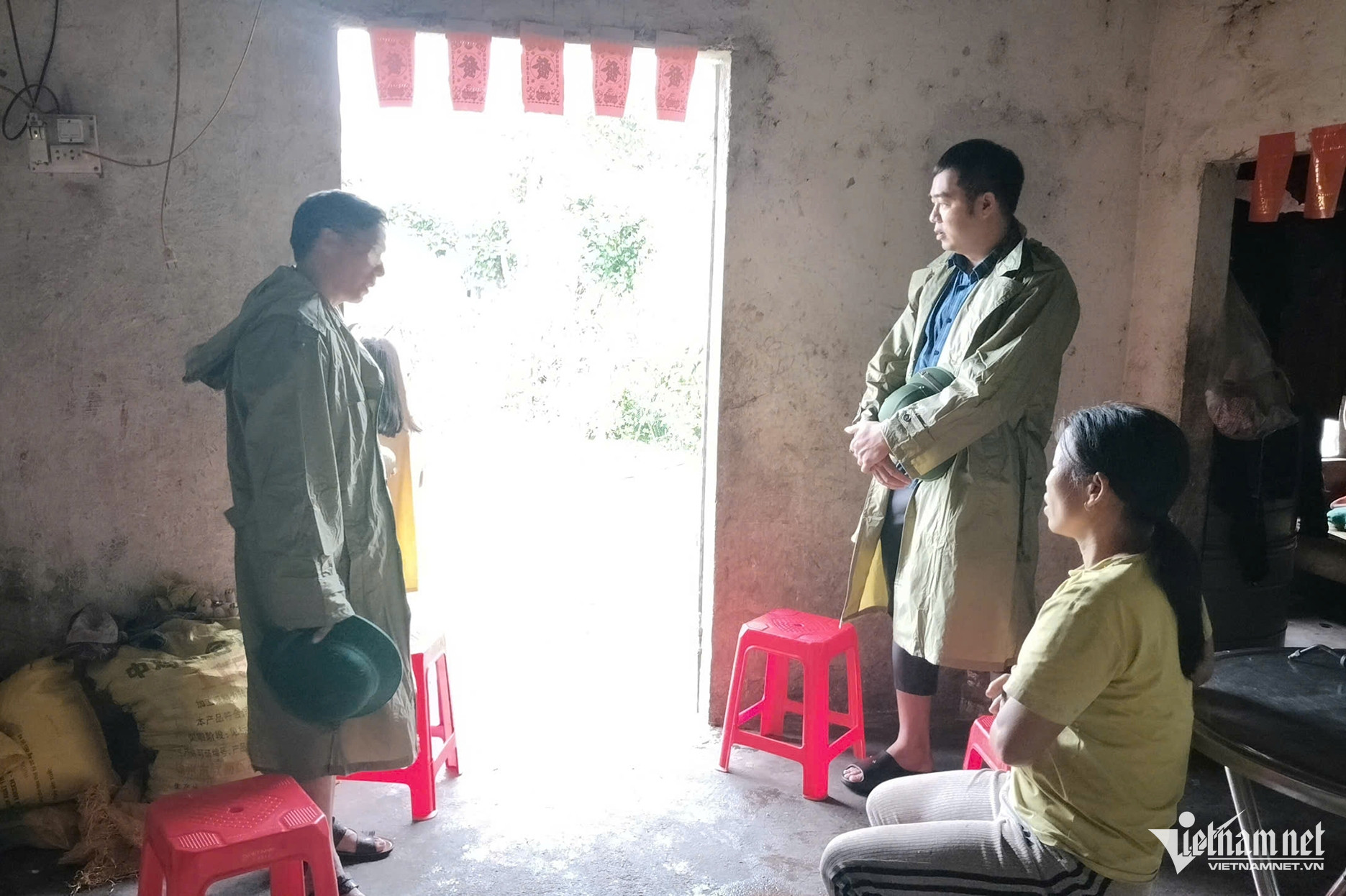 W-Cán bộ vùng cao   1.jpg