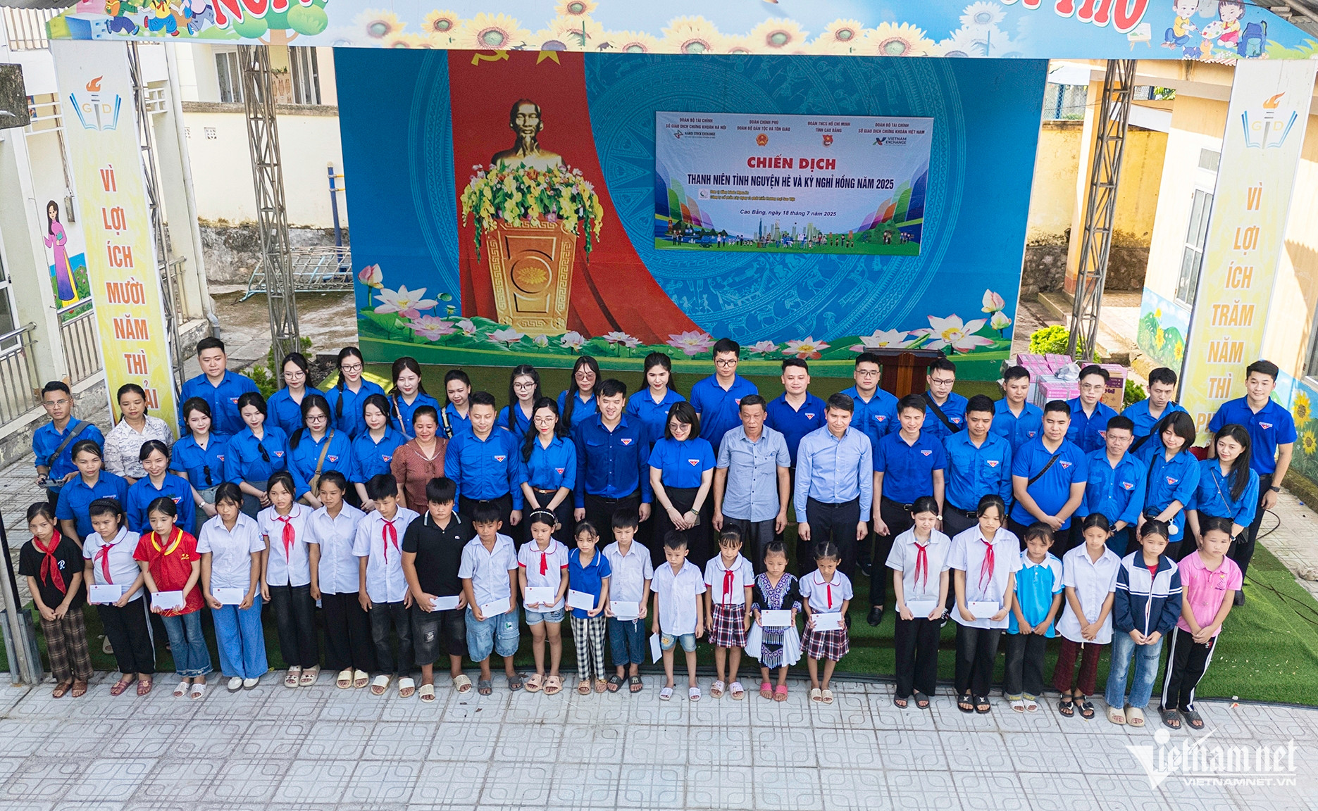 W-Kỳ nghỉ hồng 1.jpg