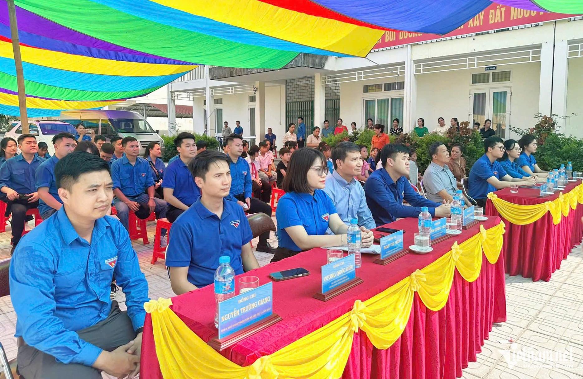 W-Kỳ nghỉ hồng 2.jpg