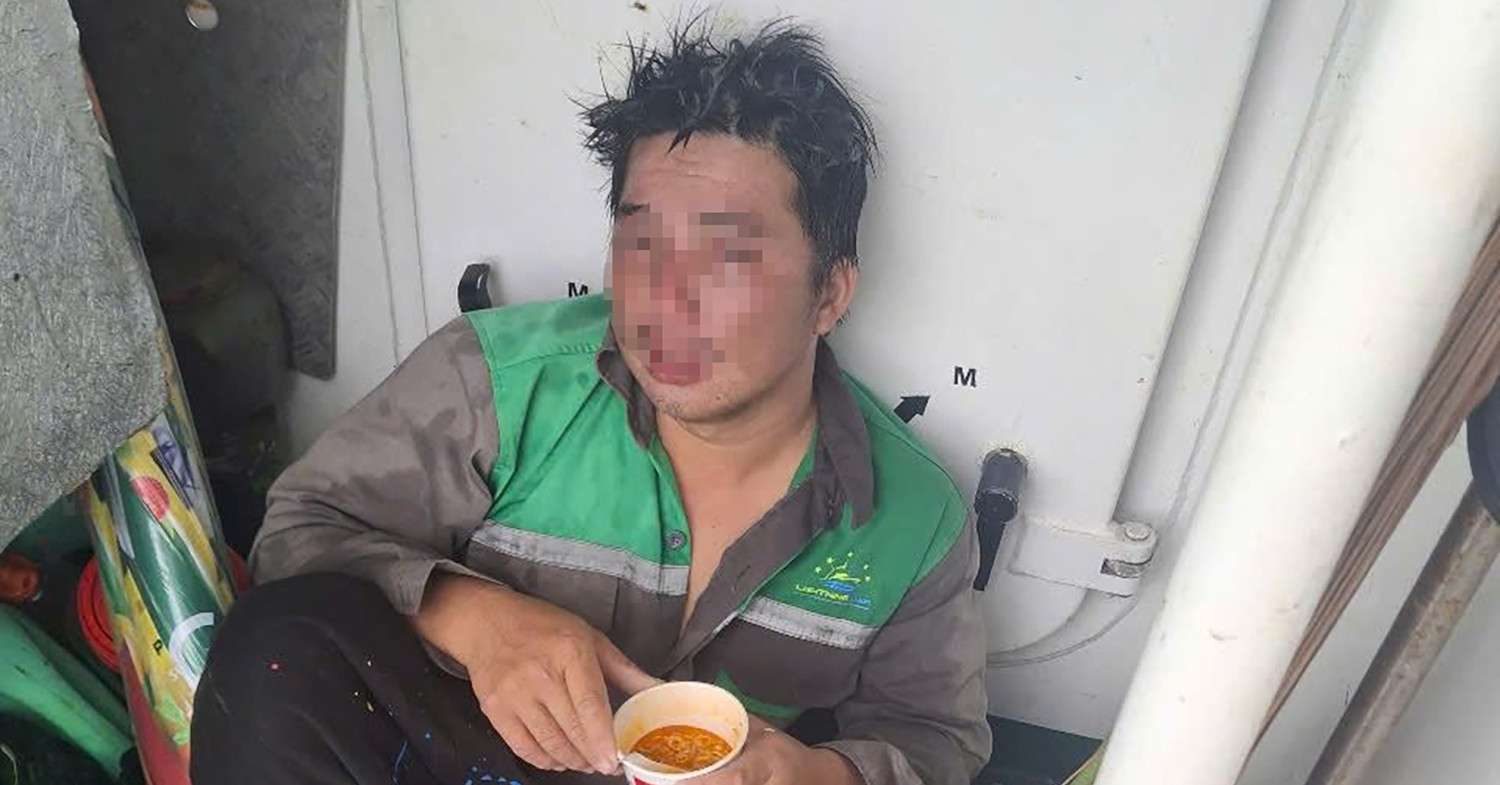 6 tiếng sinh tồn nghẹt thở của người đàn ông bị sóng đánh rơi xuống biển