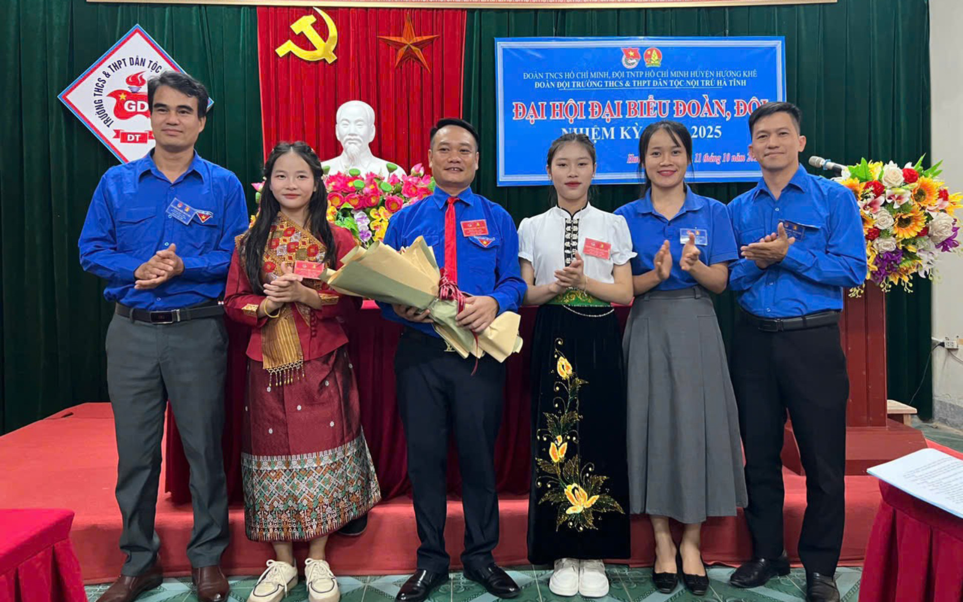 ad080859 2308 45ac b02e 3c81b1ffa560 copy.jpg