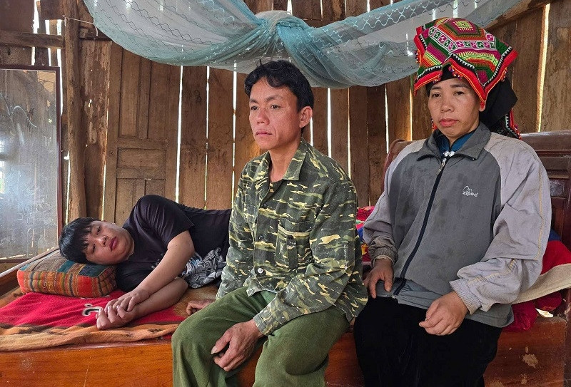 Bạn đọc giúp đỡ em Lò Vũ Hùng bị ung thư hạch hơn 45 triệu đồng