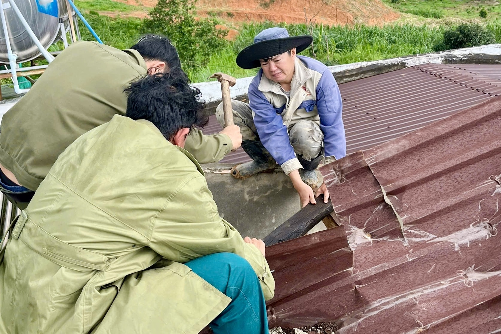 Bão Wipha khiến 2 người bị thương, thiệt hại 13,6 tỷ đồng ở Lâm Đồng