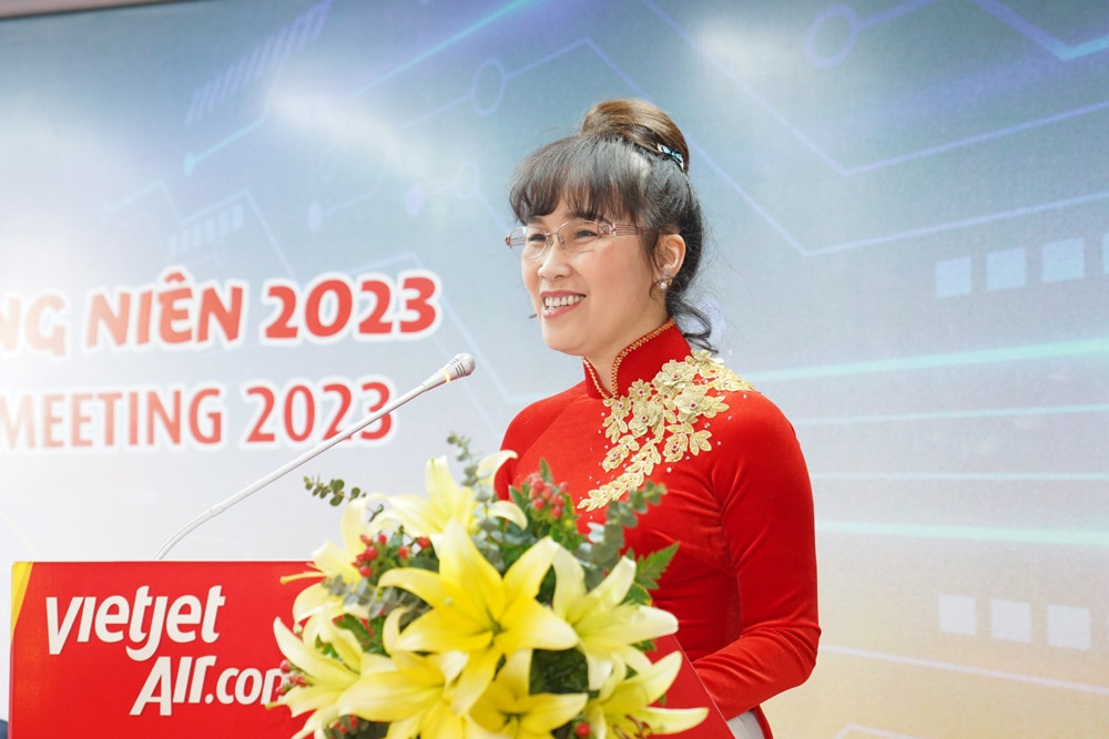Cổ phiếu VietJet bất ngờ tăng trần, tài sản tỷ phú Phương Thảo tiến sát 3 tỷ USD