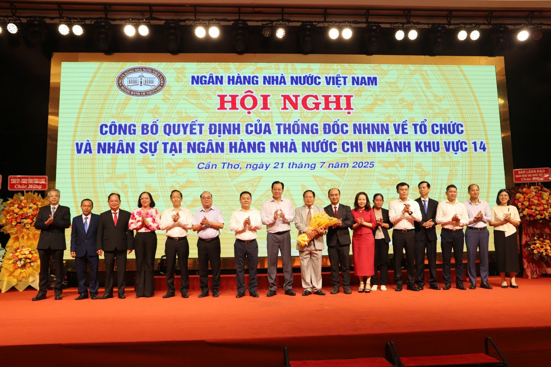 Công bố quyết định nhân sự và sắp xếp lại NHNN Chi nhánh Khu vực 14