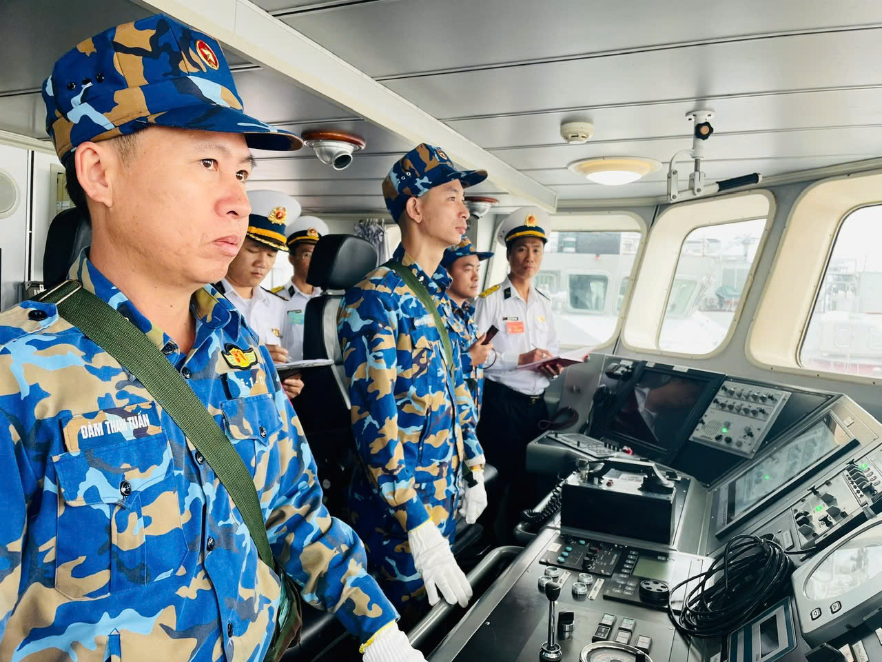hải quân 3.jpg