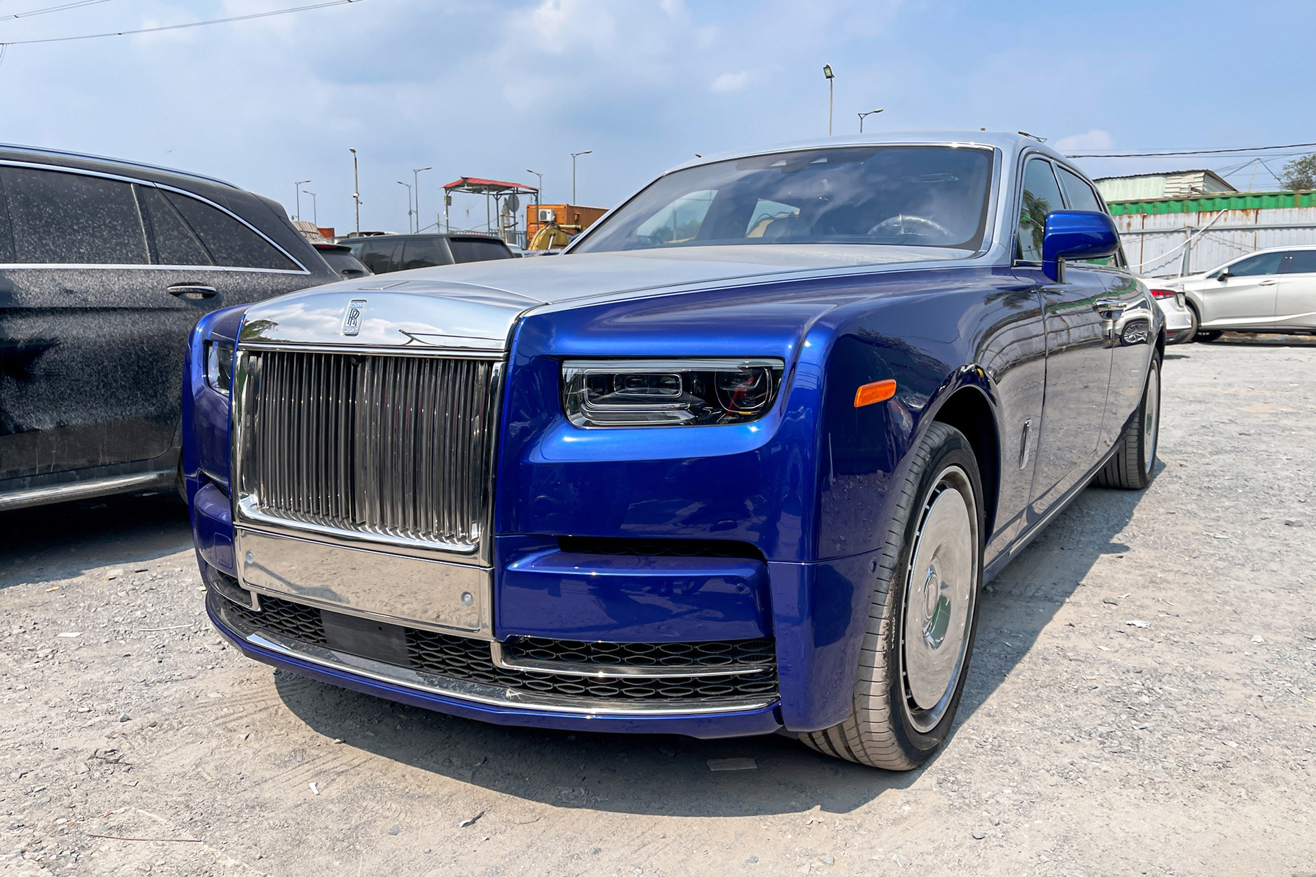Lộ diện Rolls-Royce Phantom VIII giá triệu USD mới về tay đại gia Hà Nội