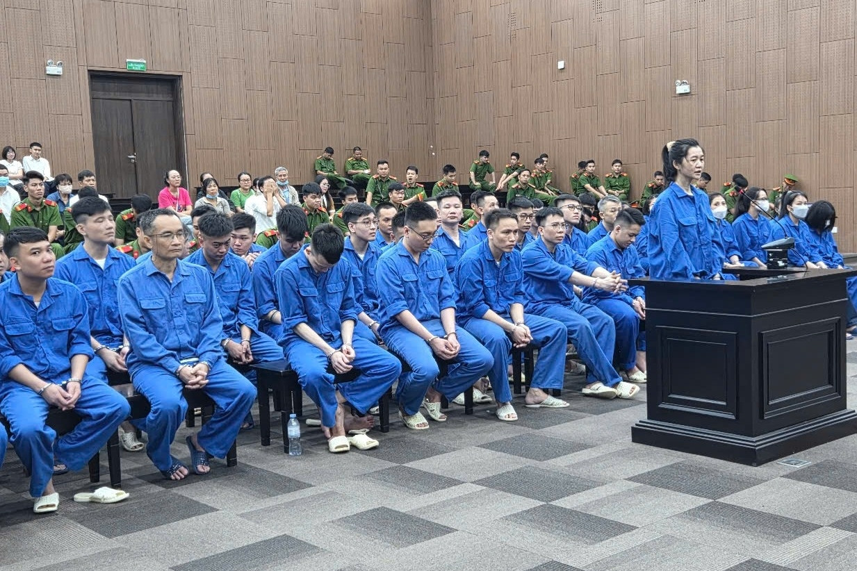 Những nạn nhân khốn khổ của nhóm chuyên dùng ảnh ghép, đồi trụy để đòi nợ