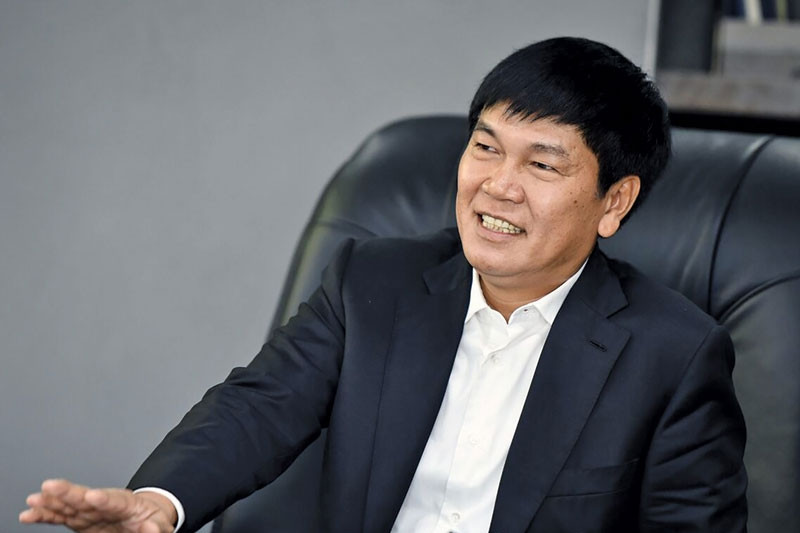 Tỷ phú Trần Đình Long ngược dòng trước áp lực nghìn tỷ từ hàng Trung Quốc