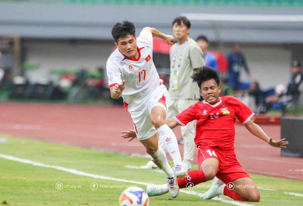 Trực tiếp bóng đá U23 Việt Nam vs U23 Campuchia: Viktor Lê đá chính