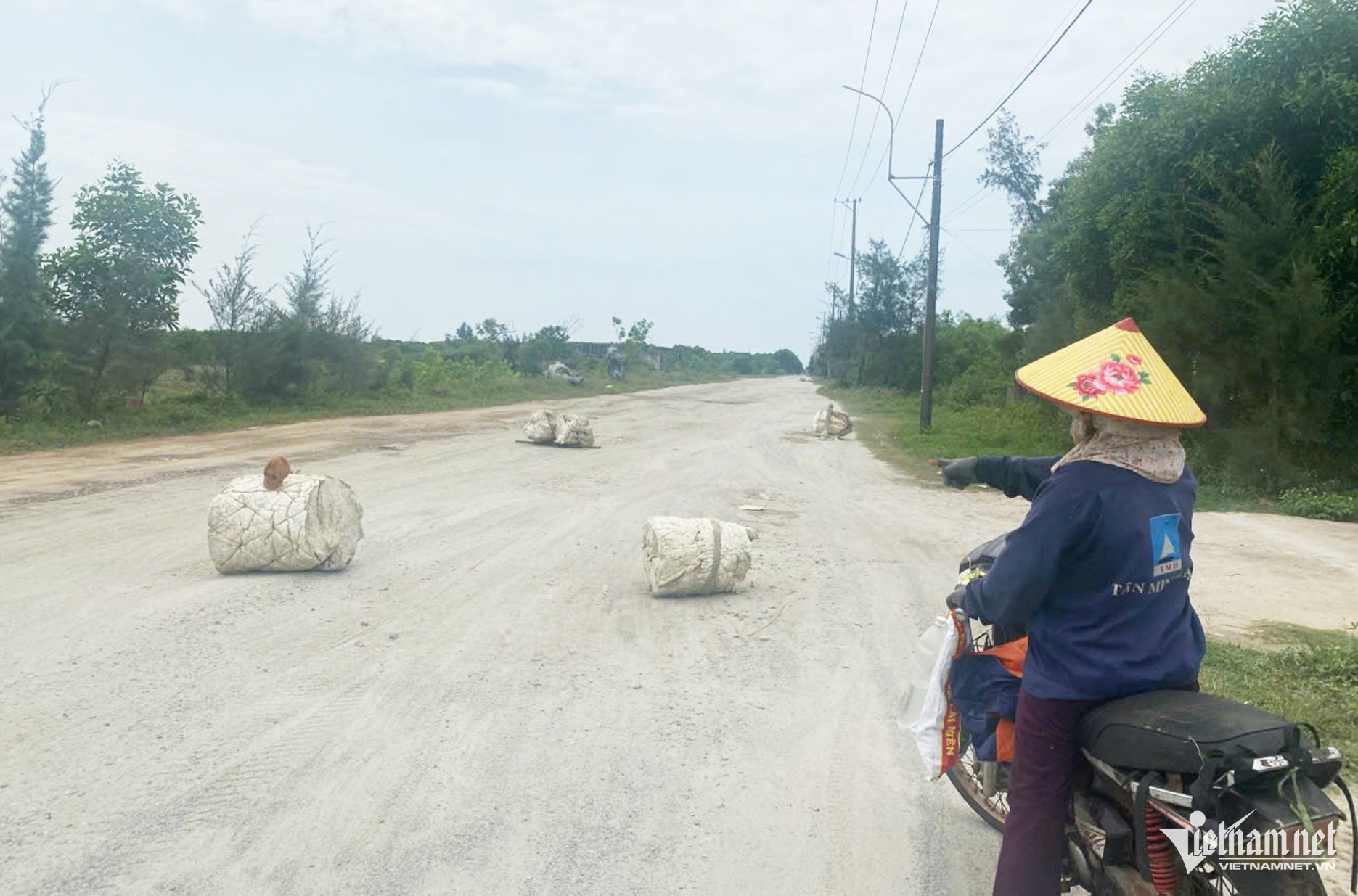 W-Đường xuống cấp 4.jpg