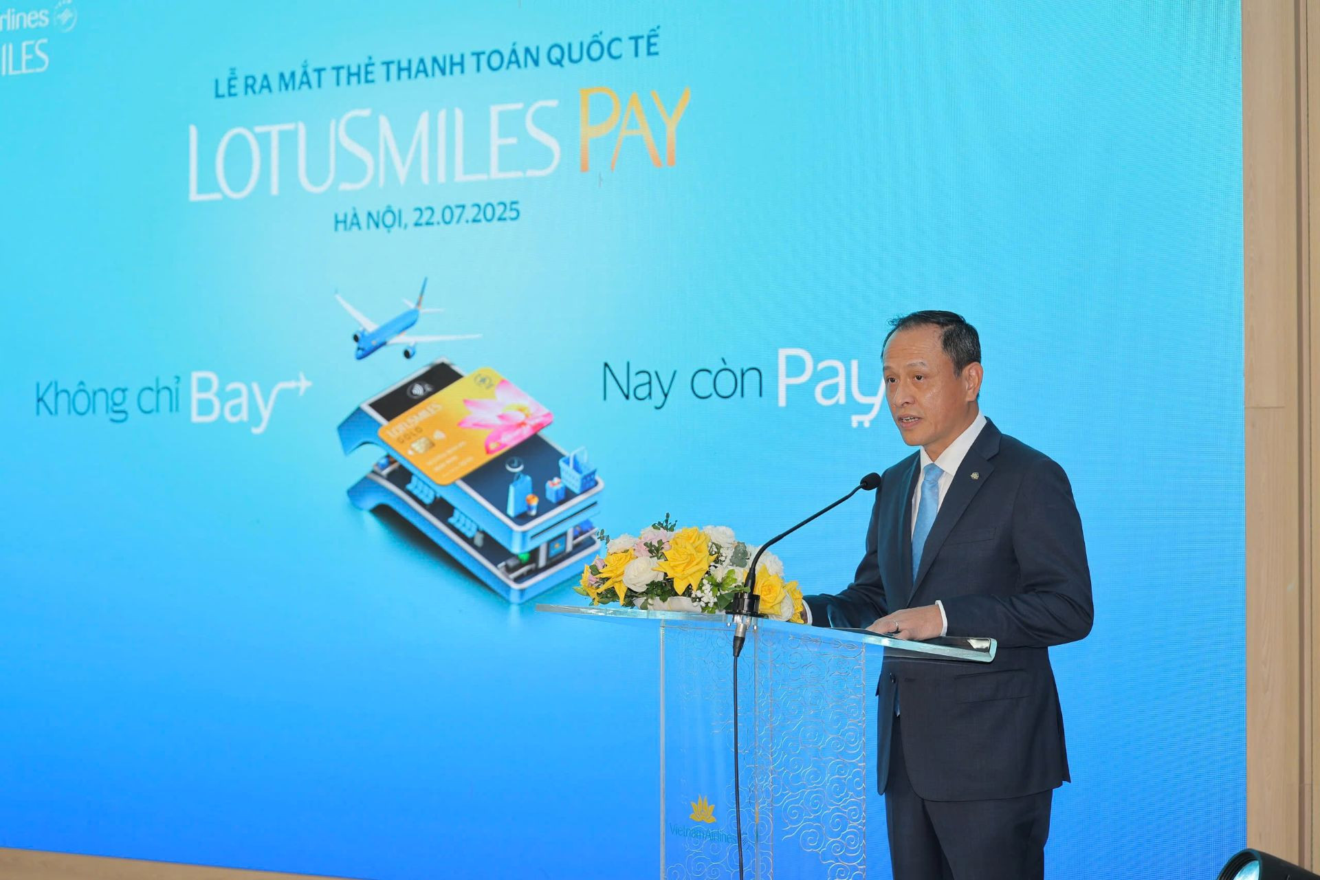 2. Tổng Giám đốc Vietnam Airlines Lê Hồng Hà phát biểu tại lễ ra mắt thẻ thanh toán quốc tế Lotusmiles Pay.jpg