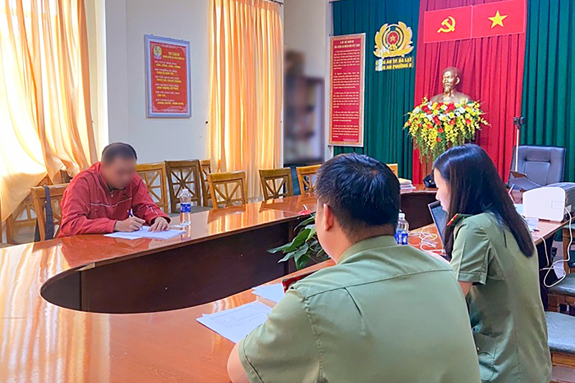 5 người bị triệu tập vì đăng tin sai sự thật về Trường Đại học Yersin Đà Lạt