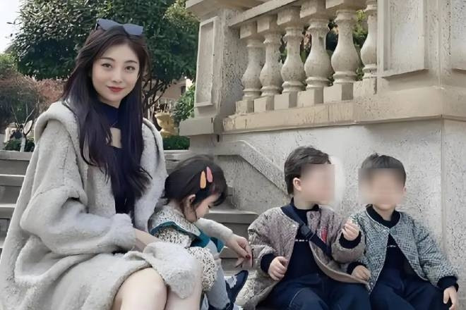 Ám ảnh tuổi thơ, 9X chi 1,8 tỷ đồng mua tinh trùng sinh 3, giờ ra sao?