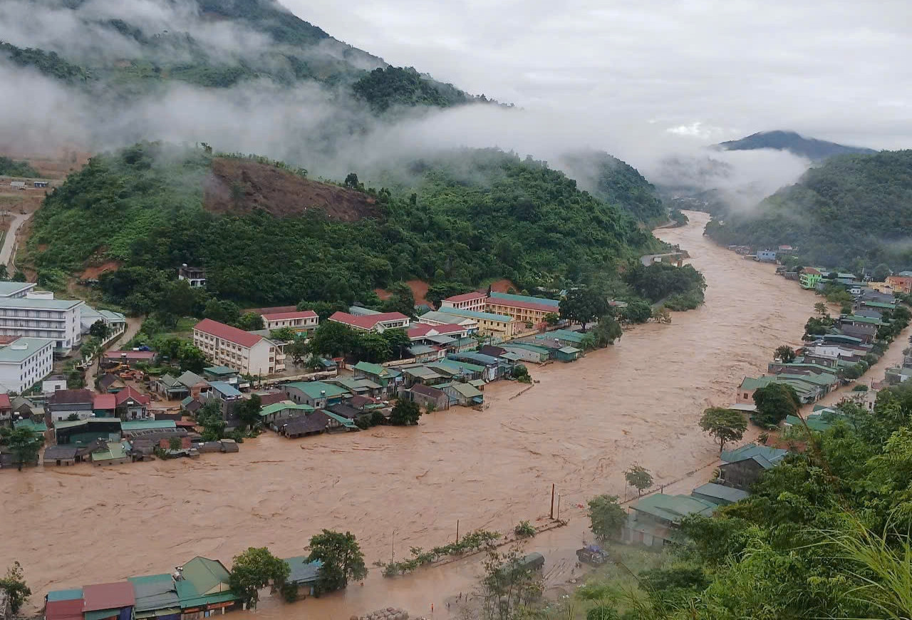 Miền Bắc, Thanh Hóa - Nghệ An lại mưa lớn, lũ trên sông Cả vượt lịch sử 50 năm