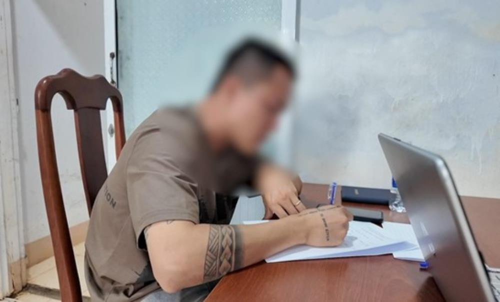 Nam thanh niên dựng chuyện bị cướp tiền và nhẫn... vì sợ vợ buồn.jpg