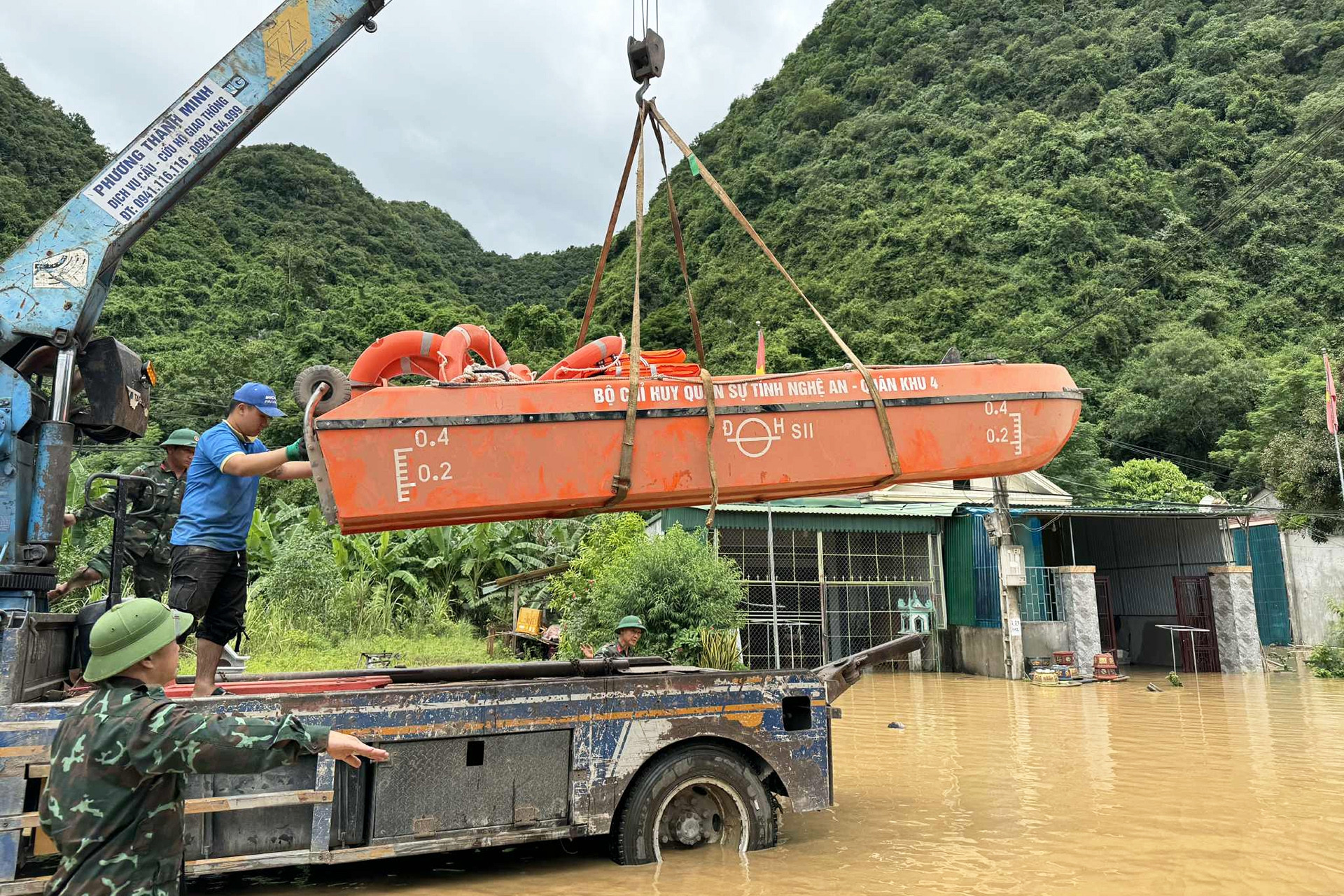 Quốc lộ huyết mạch ở Nghệ An chia cắt 21 điểm, có đoạn ngập 1,5m