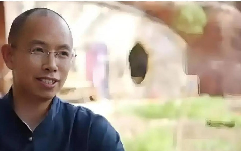 Kỹ sư 35 tuổi bỏ việc lương cao, sống ẩn dật trong hang đá suốt 4 năm