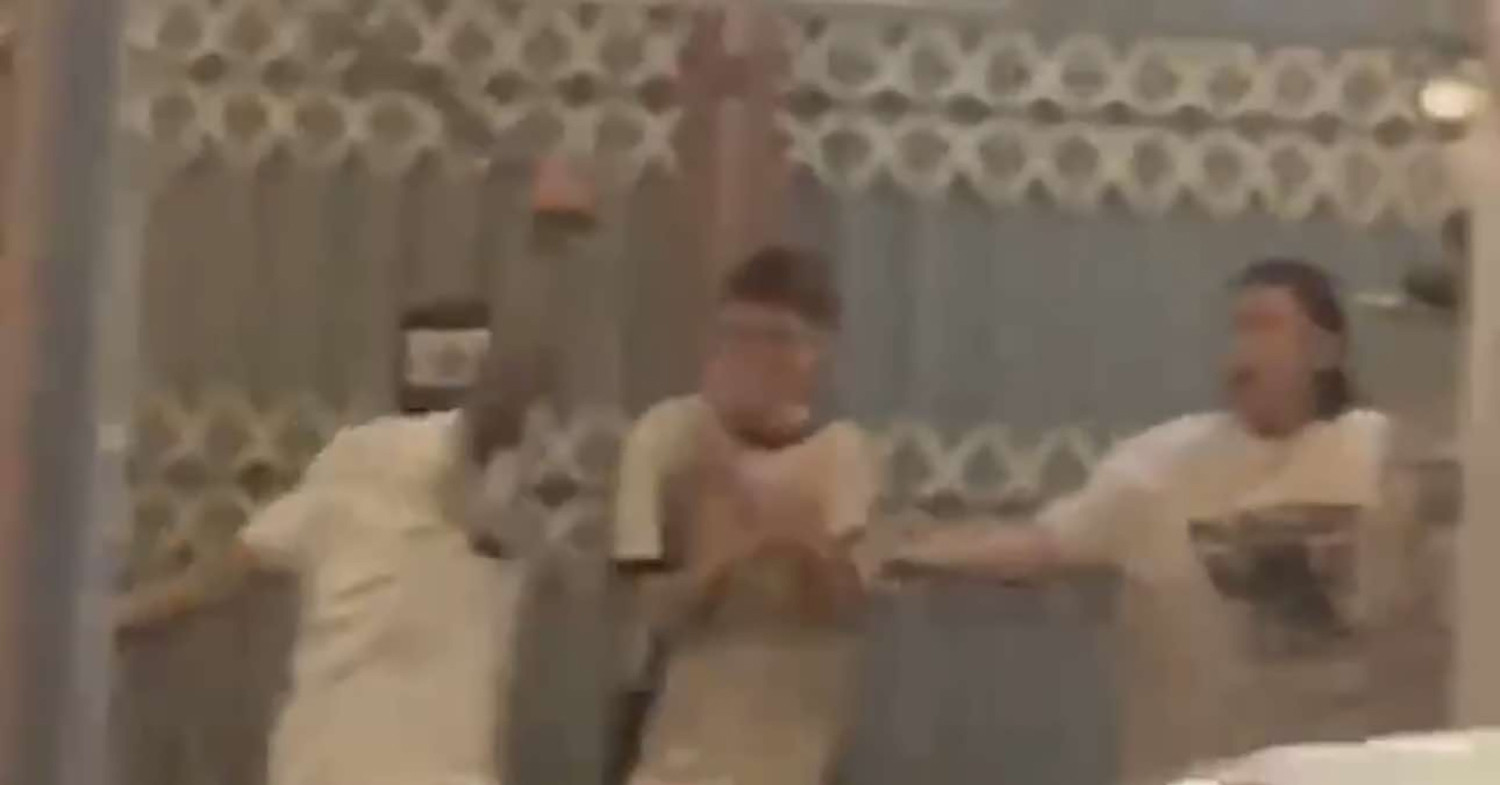 Thanh niên cầm dao đuổi chém nhân viên tiệm nước khiến nhiều người hoảng loạn