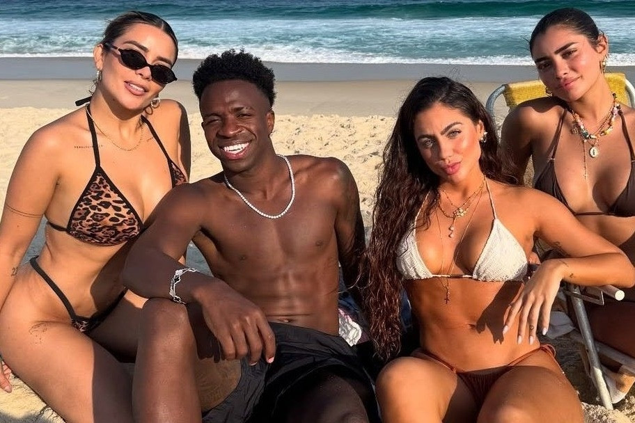 Vinicius bên 3 chân dài nóng bỏng, đọ độ ăn chơi với Lamine Yamal