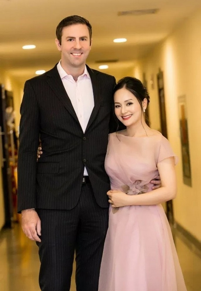 Diễn viên Lan Phương thông báo ly thân chồng Tây
