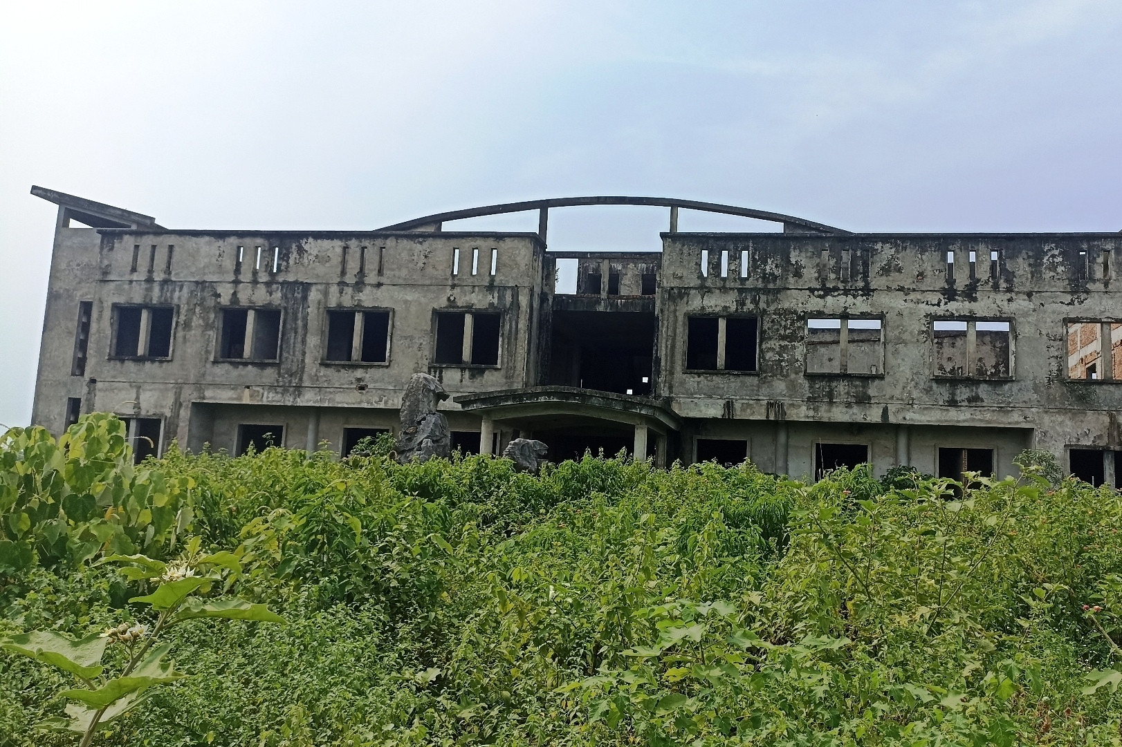 Cận cảnh dự án nhà máy xi măng hoang tàn 18 năm, chủ đầu tư biến mất ở Ninh Bình