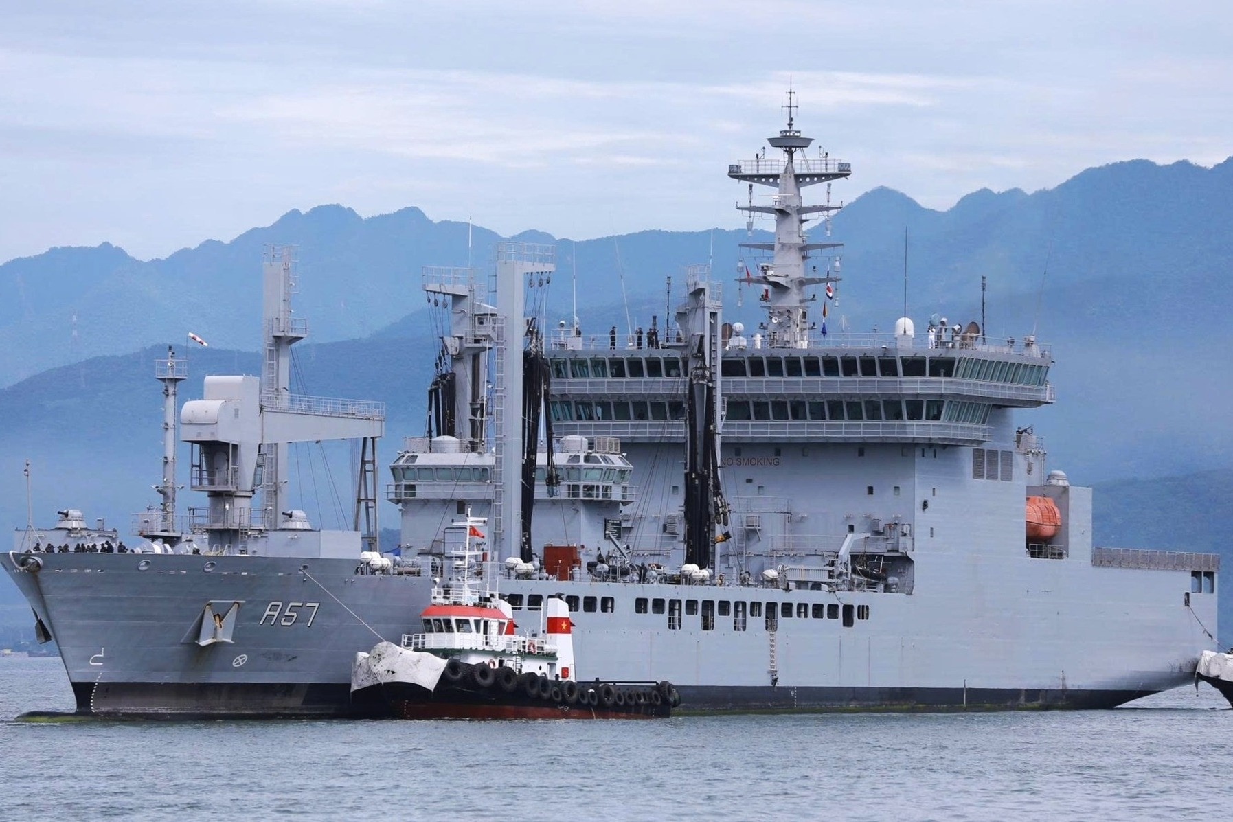 Dàn chiến hạm của Hải quân Ấn Độ đến Đà Nẵng