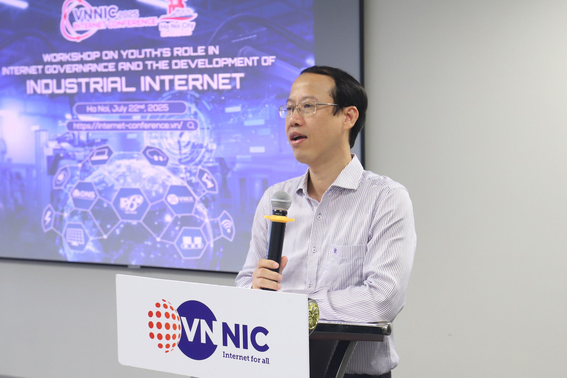dao tao Internet cho sinh vien 02.JPG