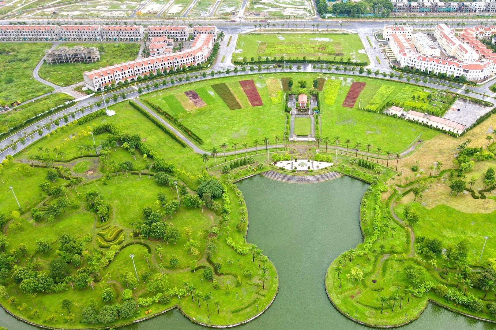 Đất nền hạ nhiệt sau sáp nhập, cuối năm liệu có ‘sóng’?