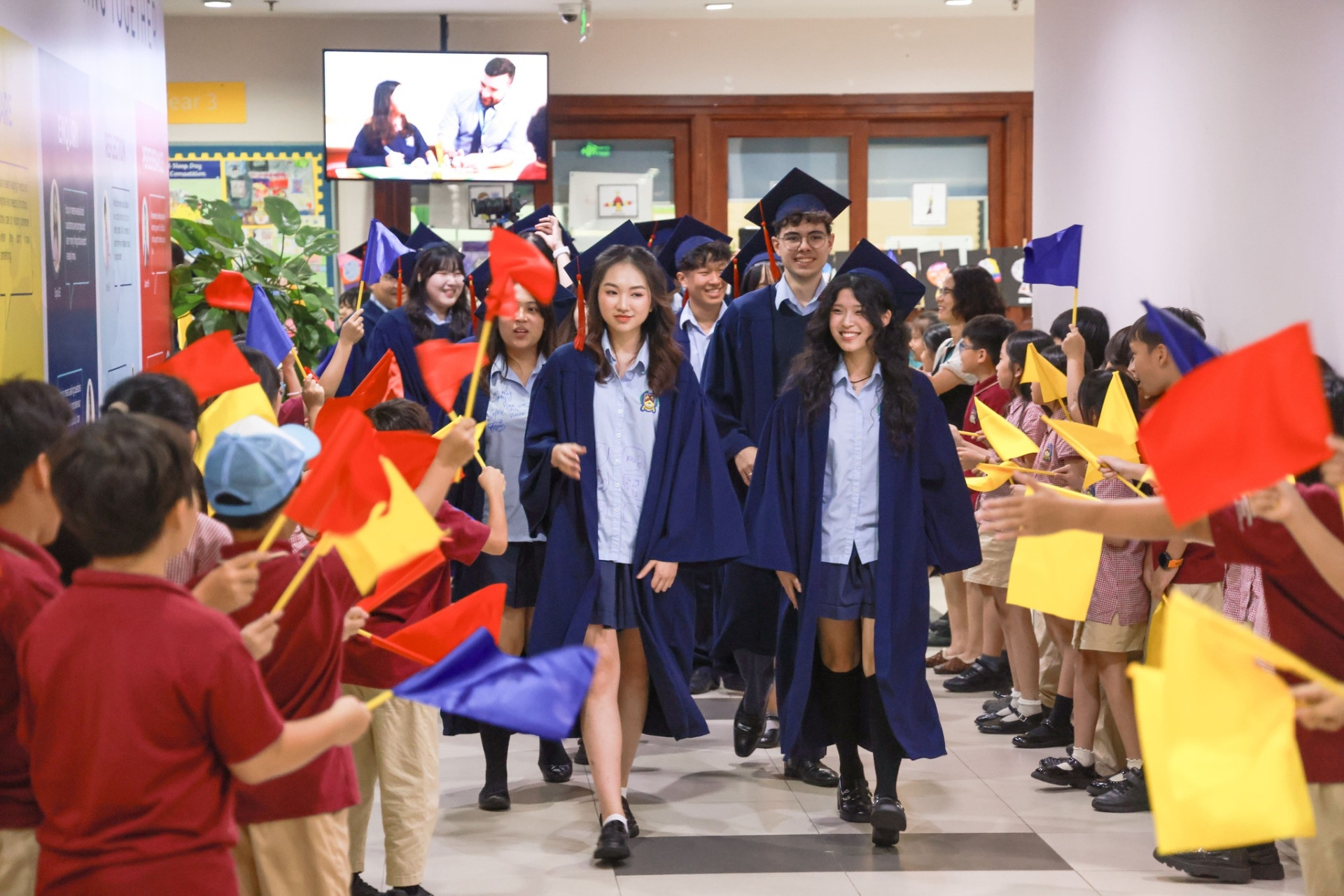 Học sinh BIS Hà Nội vượt điểm trung bình IB thế giới 8 năm liên tiếp