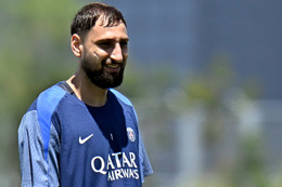 Man City mua gấp Donnarumma thay Ederson