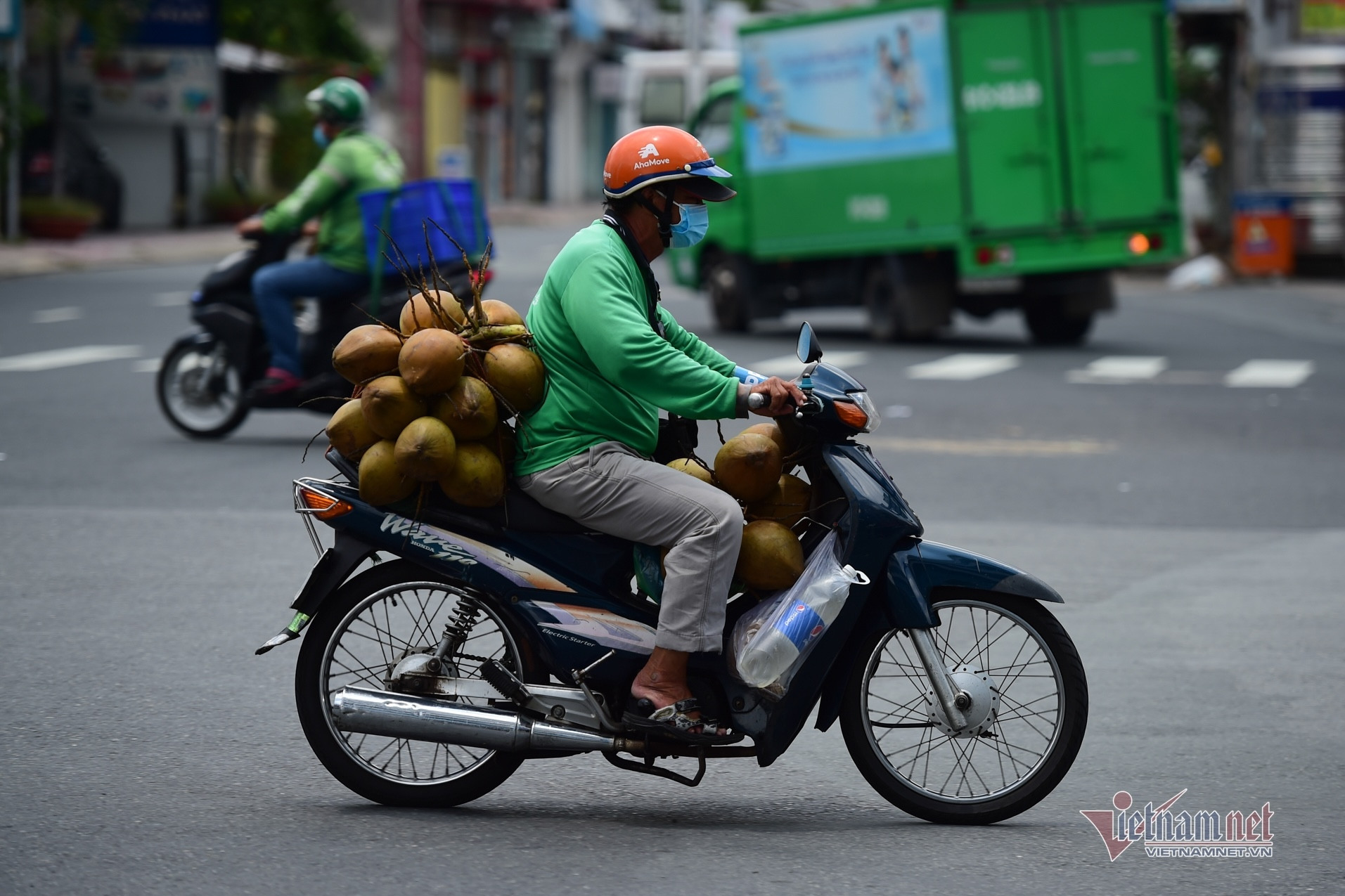 'Ông lớn' xe máy quan tâm đề án chuyển đổi 400.000 xe hai bánh tại TPHCM