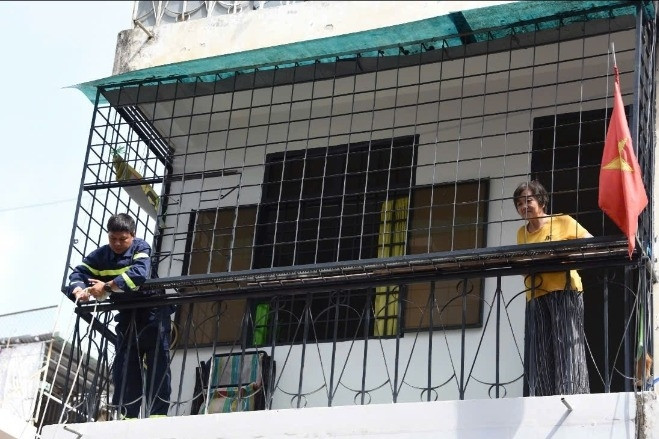 TPHCM còn 1457 căn hộ chưa tháo dỡ, mở lối thoát nạn thứ 2 qua 'chuồng cọp'