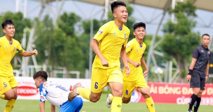 VCK U15 Quốc gia: SLNA và Hà Tĩnh bất phân thắng bại